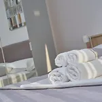 M Entire Floor In A Spacious House With Pool * 포드스트라나