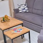 M Entire Floor In A Spacious House With Pool 포드스트라나