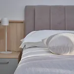 M Entire Floor In A Spacious House With Pool 아파트 *