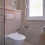 M Entire Floor In A Spacious House With Pool 아파트 포드스트라나