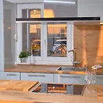M Entire Floor In A Spacious House With Pool 포드스트라나