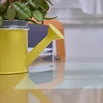 M Entire Floor In A Spacious House With Pool 아파트 *